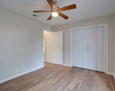 10110 Aspen St - Photo Thumbnail 9