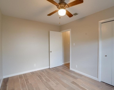 10110 Aspen St - Photo Thumbnail 12