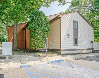 302 Kelly Cove - Photo Thumbnail 1