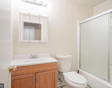 302 Kelly Cove - Photo Thumbnail 14