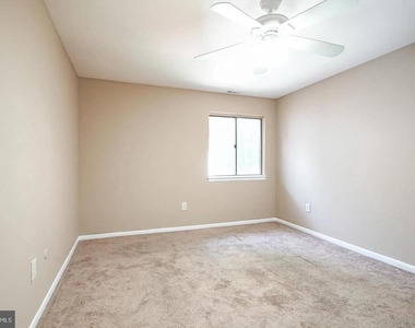 302 Kelly Cove - Photo Thumbnail 17