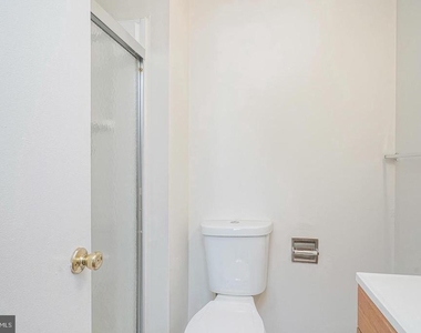 302 Kelly Cove - Photo Thumbnail 21
