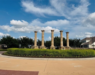 16500 Aventura Ave - Photo Thumbnail 25
