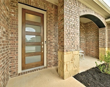 16500 Aventura Ave - Photo Thumbnail 2