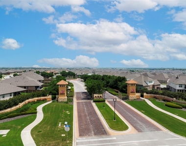 16500 Aventura Ave - Photo Thumbnail 28