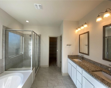16500 Aventura Ave - Photo Thumbnail 14