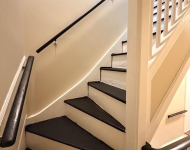 127 E Union Street - Photo Thumbnail 21
