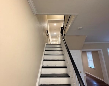 127 E Union Street - Photo Thumbnail 10