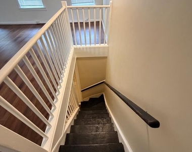 127 E Union Street - Photo Thumbnail 23
