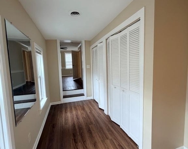 127 E Union Street - Photo Thumbnail 16