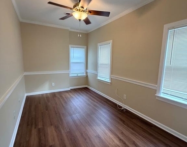 127 E Union Street - Photo Thumbnail 18