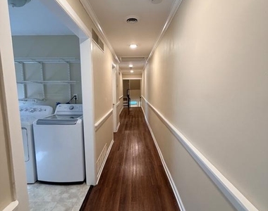 127 E Union Street - Photo Thumbnail 19