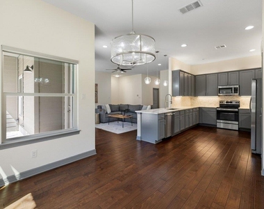 338 Coventry Rd - Photo Thumbnail 14