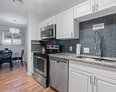 2603 Parker Ln - Photo Thumbnail 5
