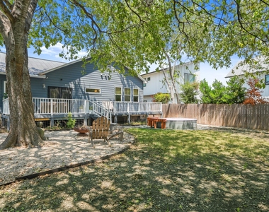 2501 Del Curto Rd - Photo Thumbnail 25