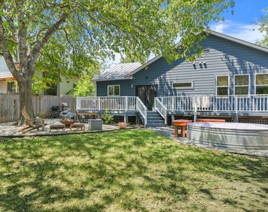 2501 Del Curto Rd - Photo Thumbnail 24