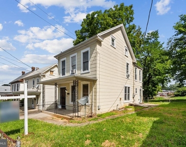 46 N Charles Street - Photo Thumbnail 2
