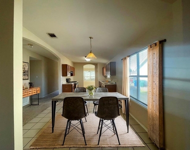 209 Katy B Ln - Photo Thumbnail 11