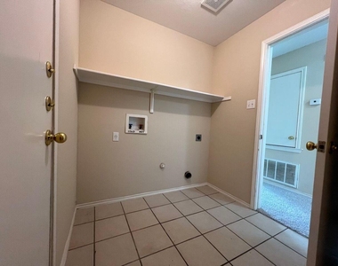 209 Katy B Ln - Photo Thumbnail 37