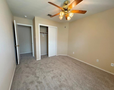 209 Katy B Ln - Photo Thumbnail 27
