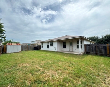 209 Katy B Ln - Photo Thumbnail 39