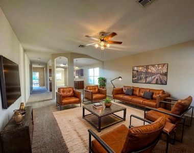 209 Katy B Ln - Photo Thumbnail 15