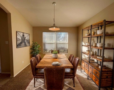 209 Katy B Ln - Photo Thumbnail 5