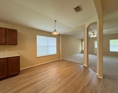209 Katy B Ln - Photo Thumbnail 10