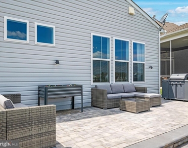 124 Nighthawk Drive - Photo Thumbnail 32