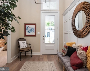 124 Nighthawk Drive - Photo Thumbnail 8