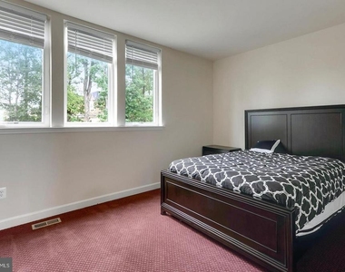 520 Harborview Drive - Photo Thumbnail 27