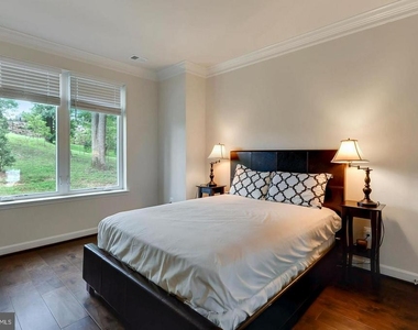 520 Harborview Drive - Photo Thumbnail 5