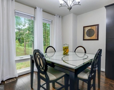 520 Harborview Drive - Photo Thumbnail 8