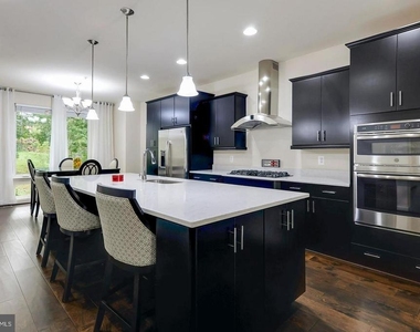 520 Harborview Drive - Photo Thumbnail 9