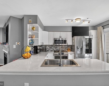3818 Early Glow Lane - Photo Thumbnail 18