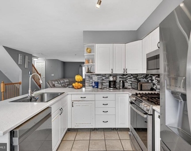 3818 Early Glow Lane - Photo Thumbnail 19
