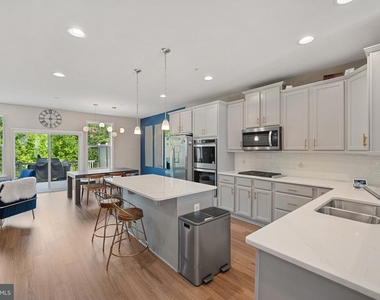 4922 Vista Glen Lane - Photo Thumbnail 7