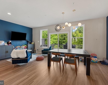4922 Vista Glen Lane - Photo Thumbnail 9