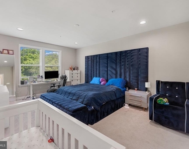 4922 Vista Glen Lane - Photo Thumbnail 21
