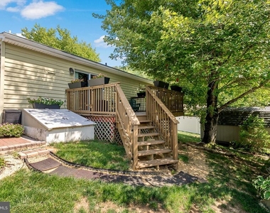 8805 Rosanne Court - Photo Thumbnail 40