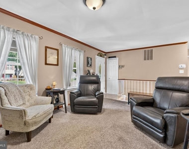 8805 Rosanne Court - Photo Thumbnail 9