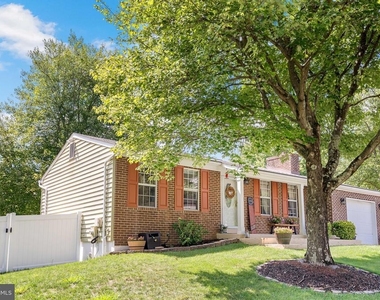 8805 Rosanne Court - Photo Thumbnail 1