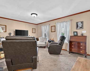 8805 Rosanne Court - Photo Thumbnail 13