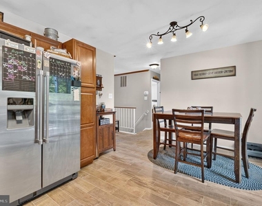 8805 Rosanne Court - Photo Thumbnail 19