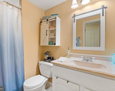 8805 Rosanne Court - Photo Thumbnail 26