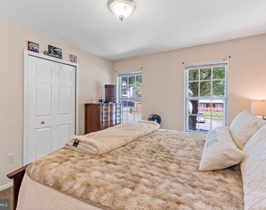 8805 Rosanne Court - Photo Thumbnail 21