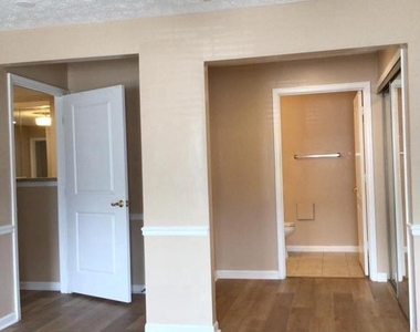 8941 Town Center Cir - Photo Thumbnail 10