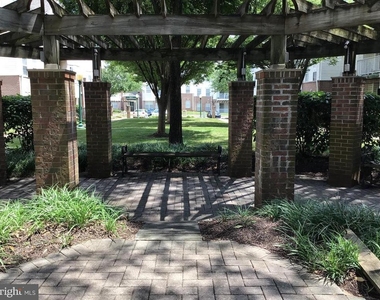 8941 Town Center Cir - Photo Thumbnail 32