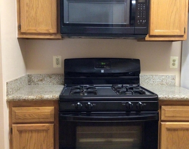 8941 Town Center Cir - Photo Thumbnail 7