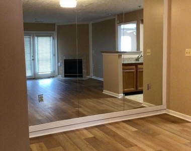 8941 Town Center Cir - Photo Thumbnail 3